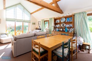 Owls Hoot - Sitting/Dining Room- click for photo gallery